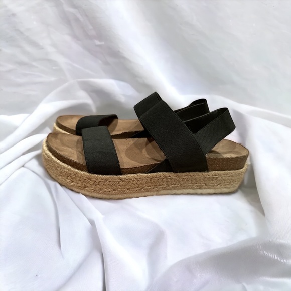 Trendy Madden Girl espadrille platform sandal. Size 7 snug fit. - Picture 6 of 6